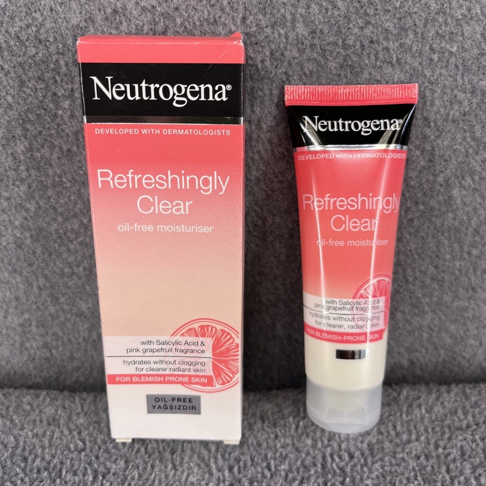 Neutrogena Refreshingly Clear Moisturiser Pink Grapefruit Oil Free Blemish Prone